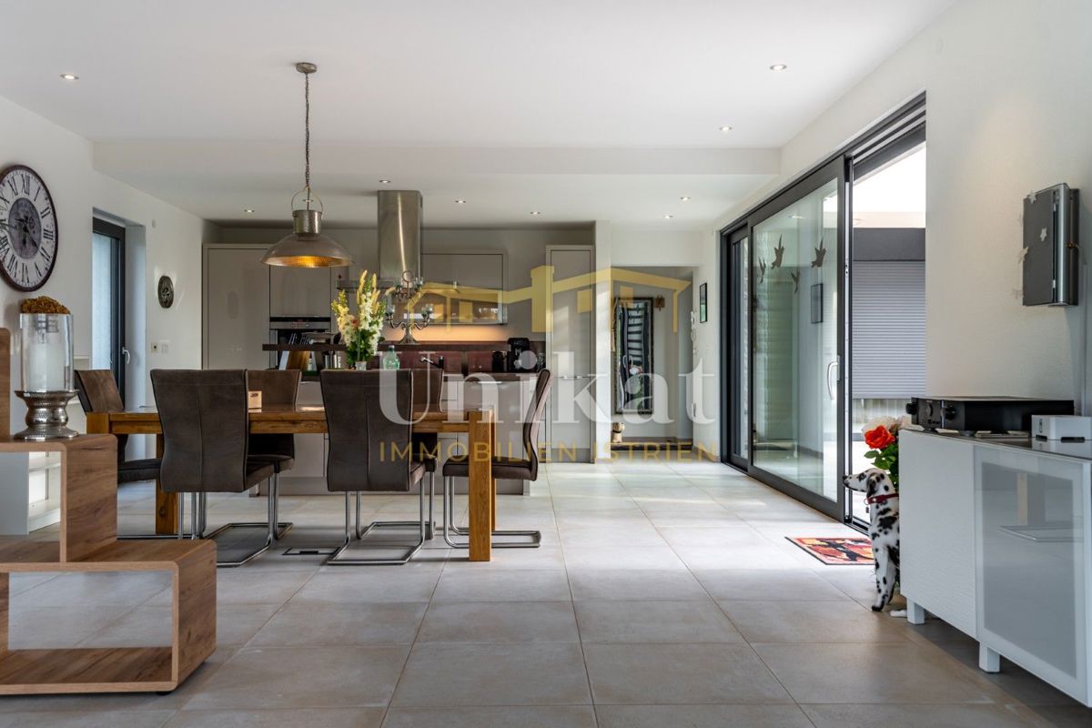 Casa di lusso con garage sotterraneo - 3 km dal mare